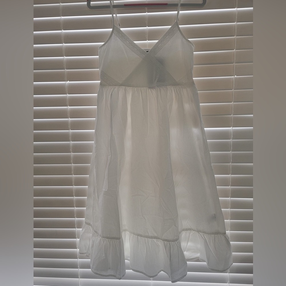 BRANDY MELVILLE White Dress
One Size